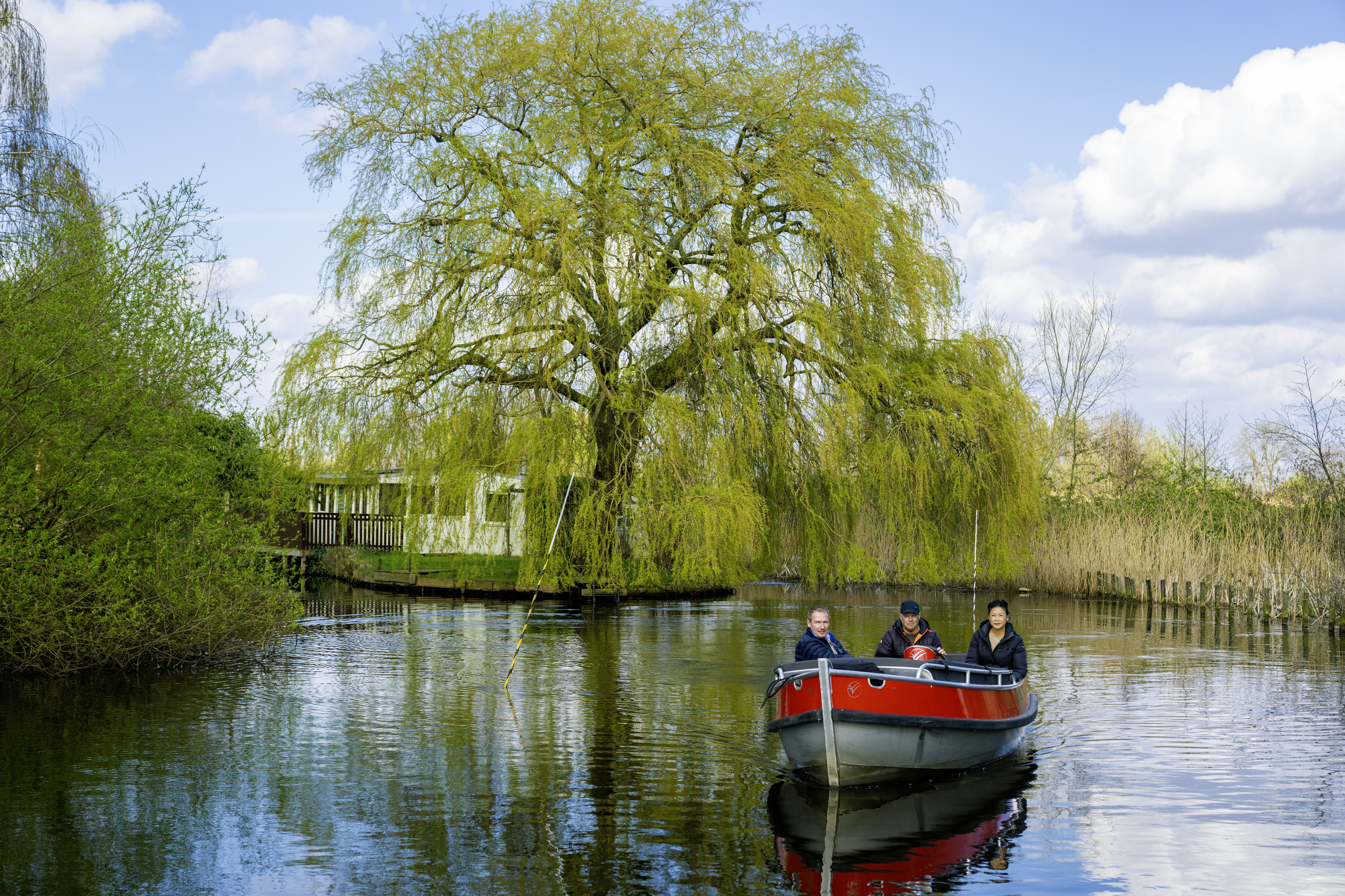 Uniek ’openluchtmuseum’ op het water. Heden en verleden van kwekersdorp Roelofarendsveen komen samen