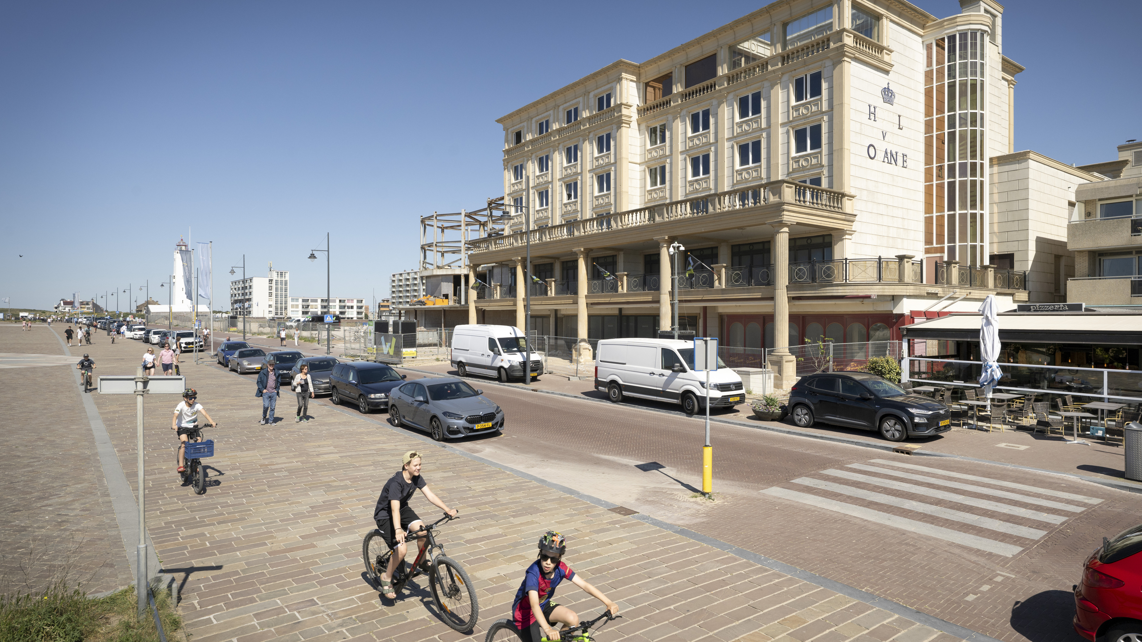 Heropening Hotel van Oranje nabij na jarenlange sluiting door vastgelopen verbouwing. ’Hard op weg n