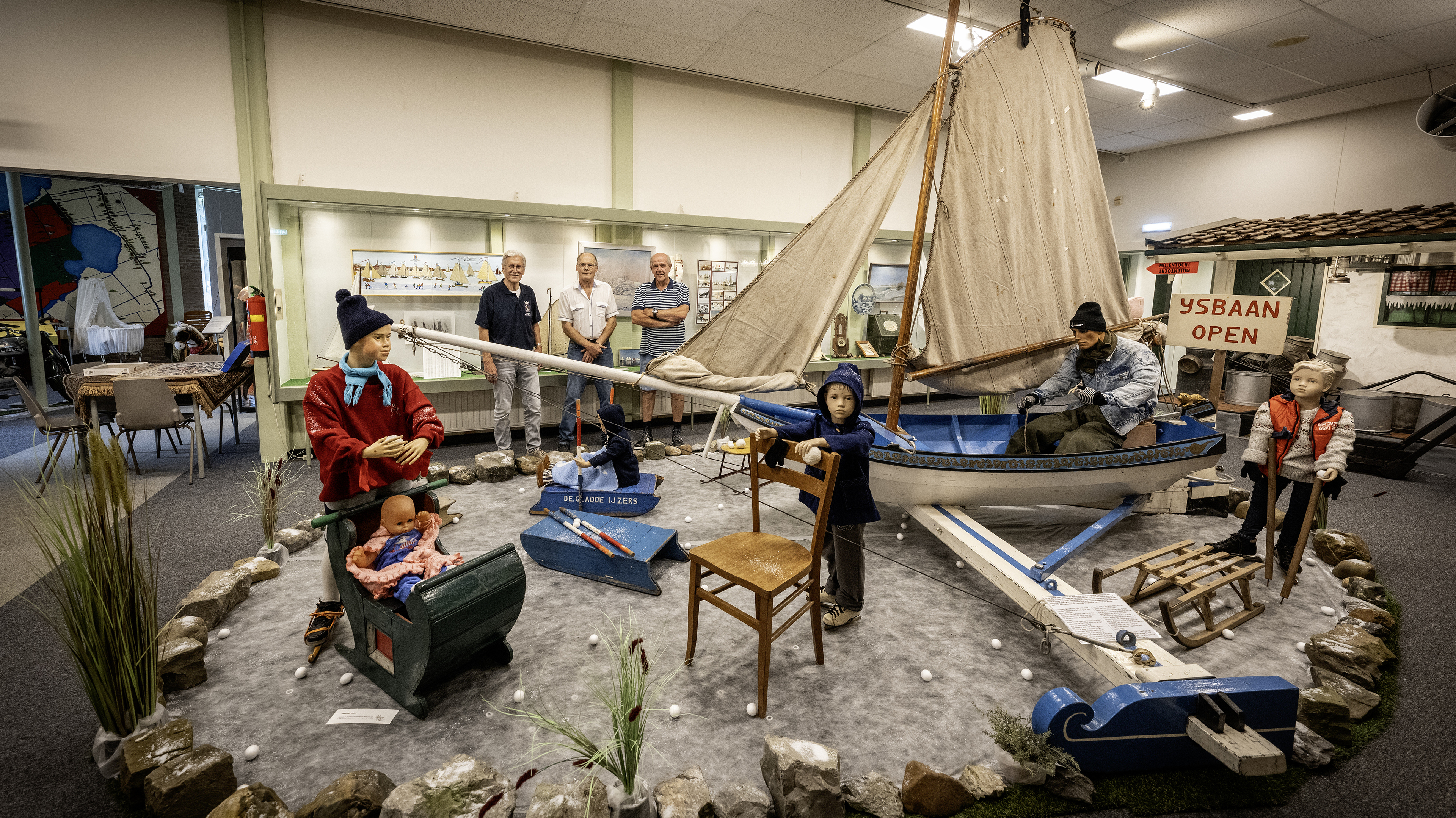 ‘Strenge winters van vroeger’ in museum Oude Wetering met als blikvanger ijszeilschuit De Witte Zwal