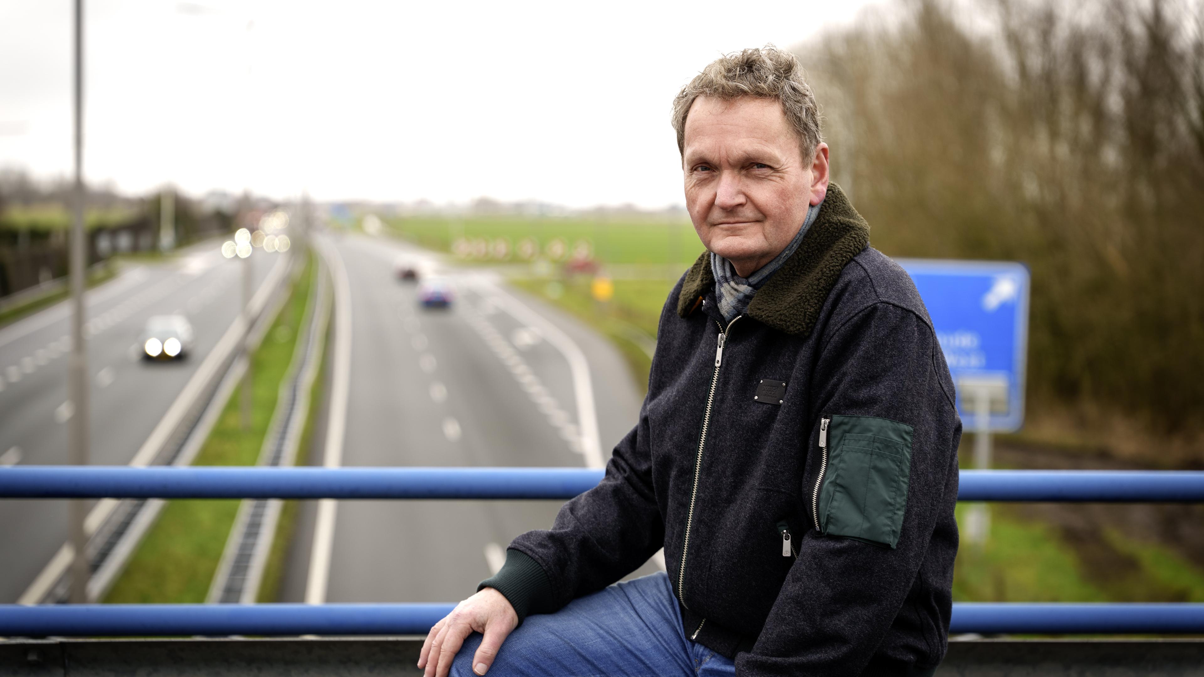 Alphen: windturbines in polder tussen Hazerswoude-dorp en Bentwoud en langs de N11 bij Zwammerdam