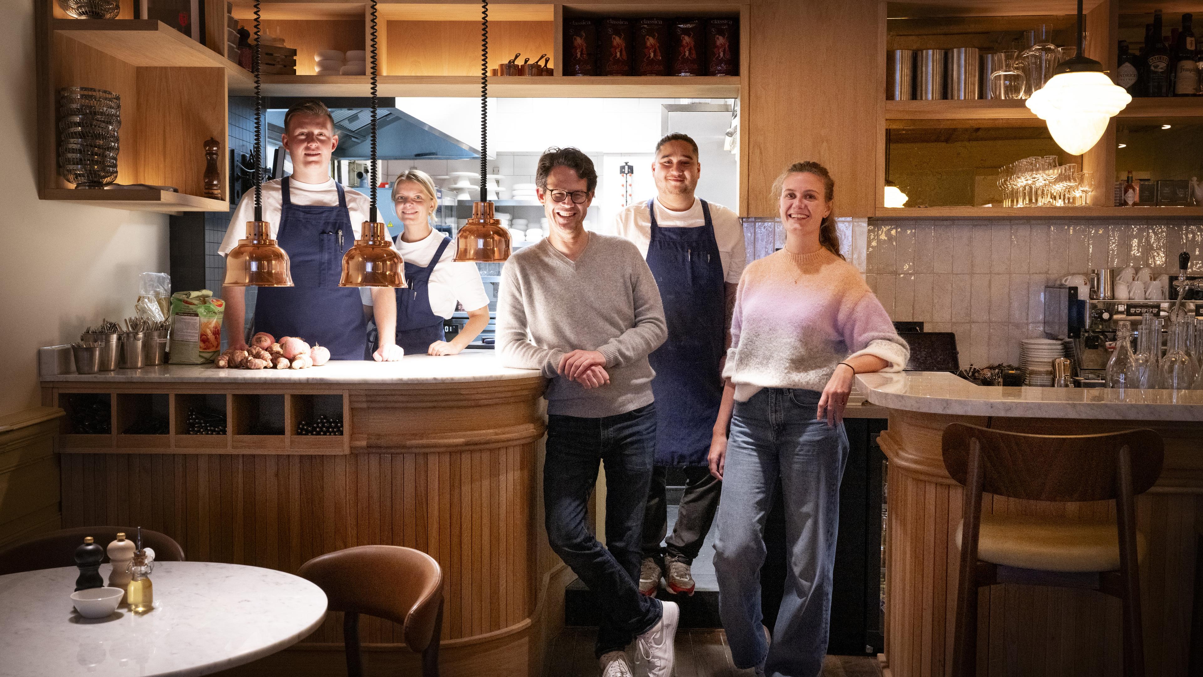 Over de Tong | Jonge ploeg Café de Gaper mag zich waardig opvolger van grootheid Eus Hogenboom noeme