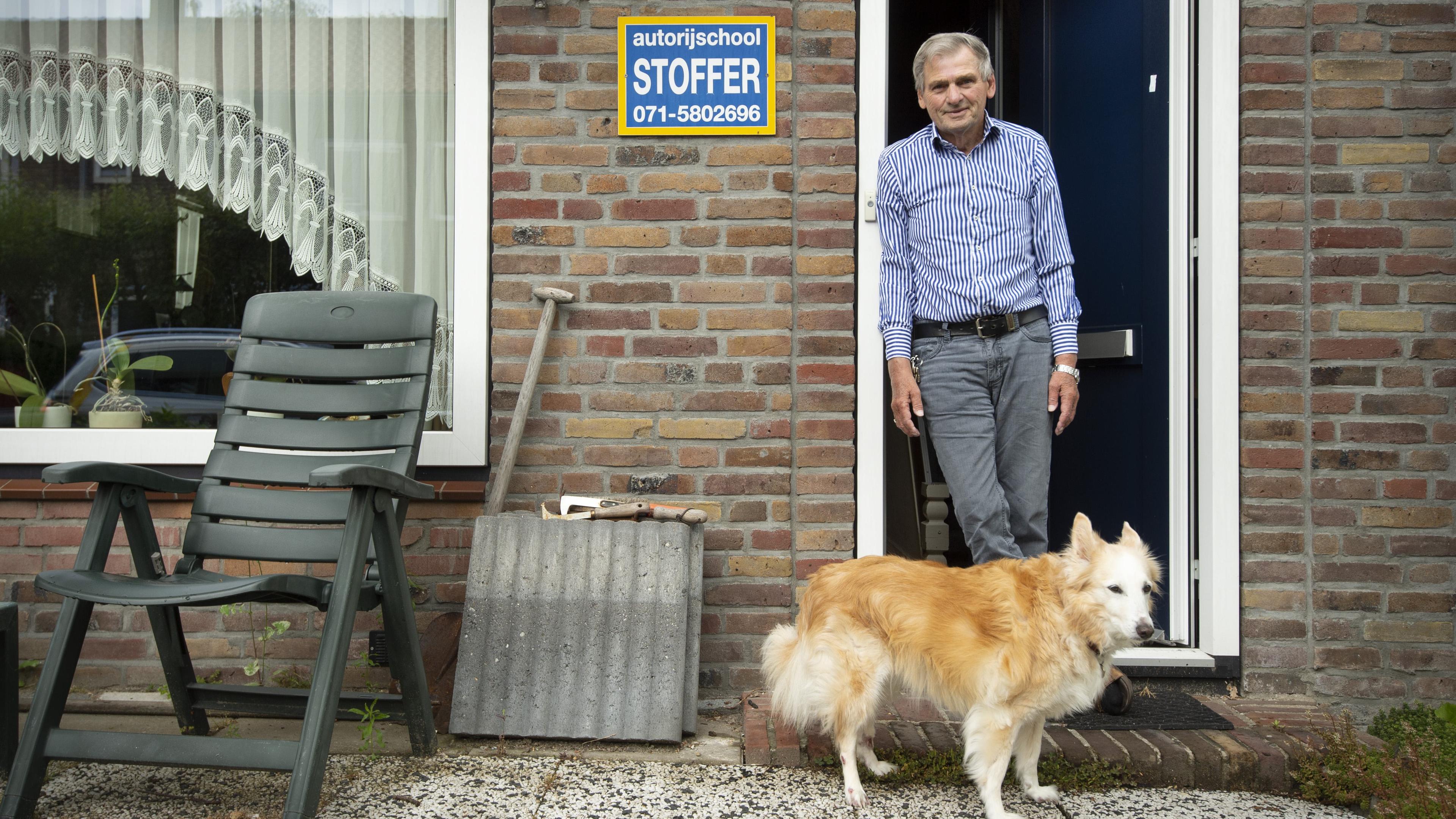 Zoeterwoudse rijschoolhouder Stoffer Zaal (77) overleden