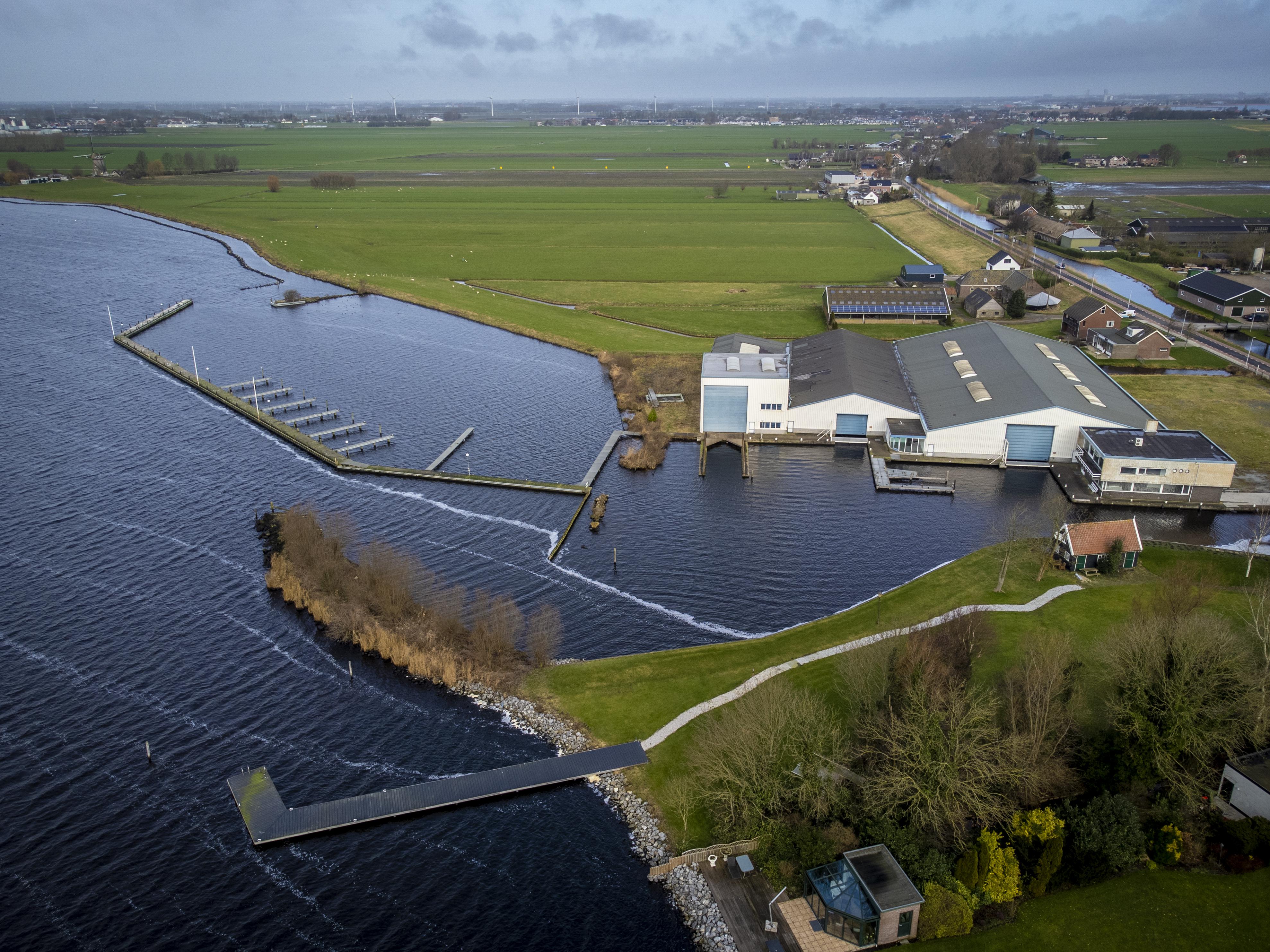 Nieuw plan oude jachthaven Van Grieken in Rijnsaterwoude: 85 vakantie-arken en 36 recreatie-appartem