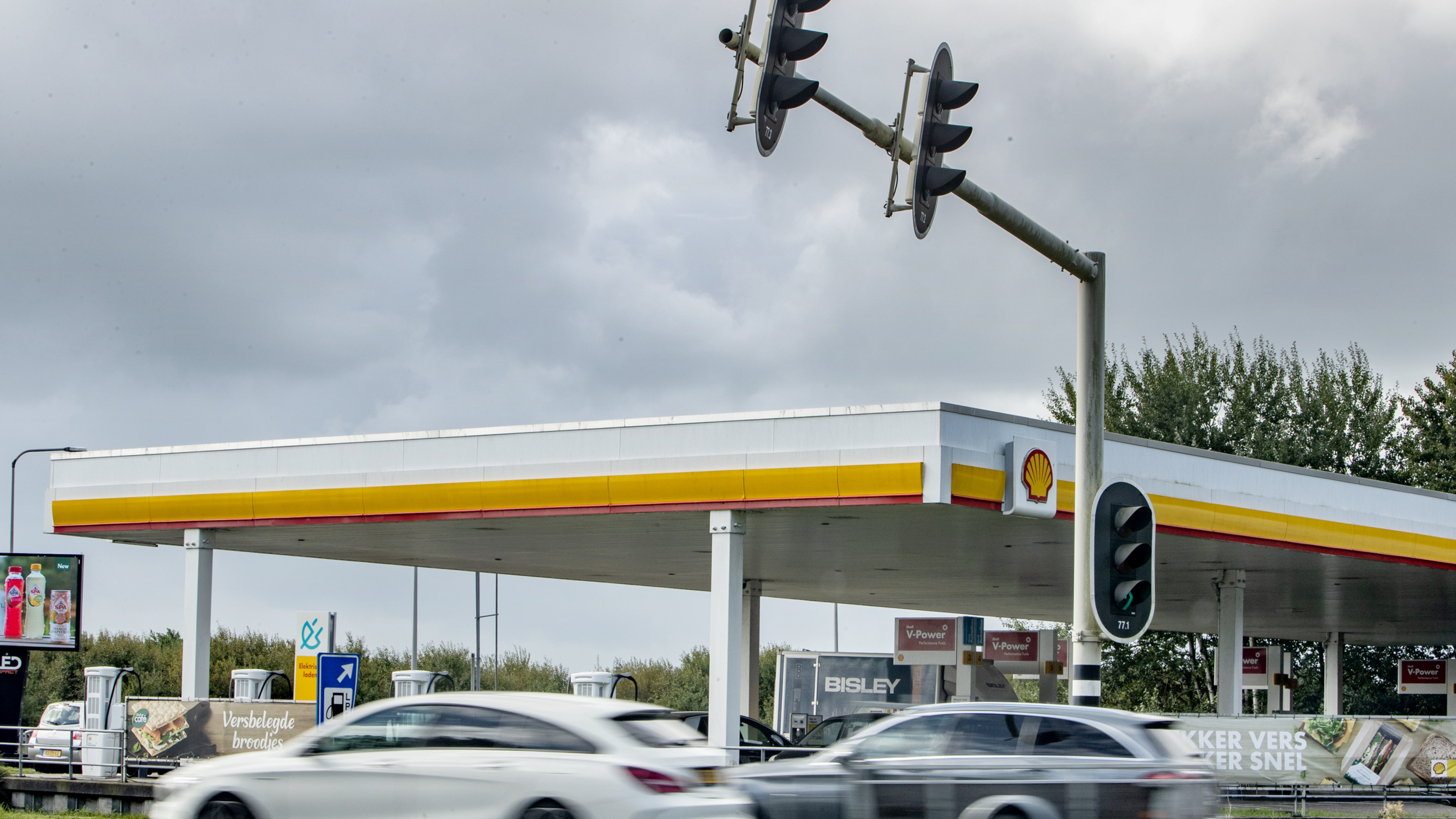Inwoner Oude Wetering tankte vijf zonder te betalen: ’Sorry, portemonnee vergeten’