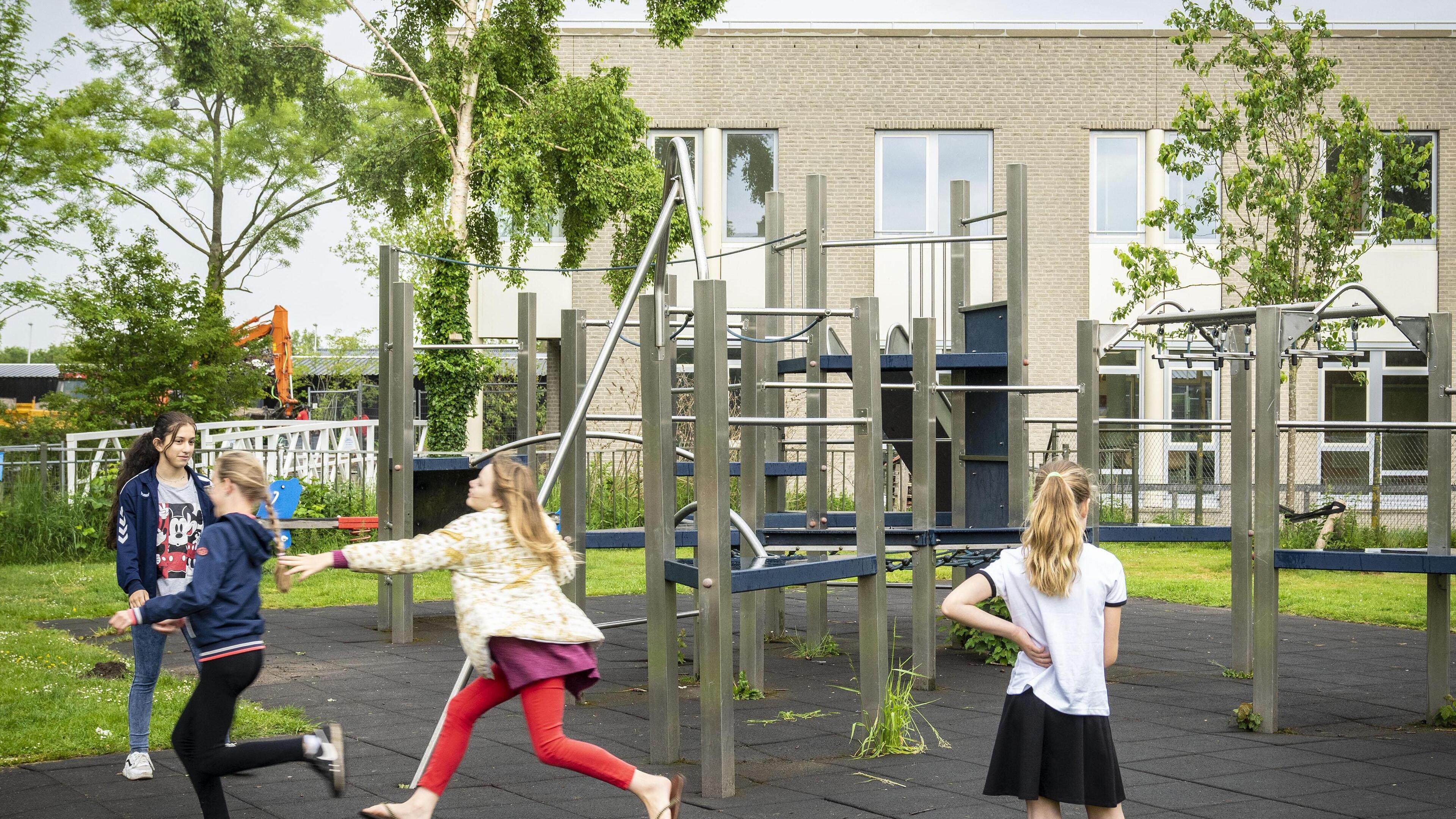 Kamerlid vreest dat leerlingen in Rijnsaterwoude wat missen als ze het hele jaar buitengymles hebben
