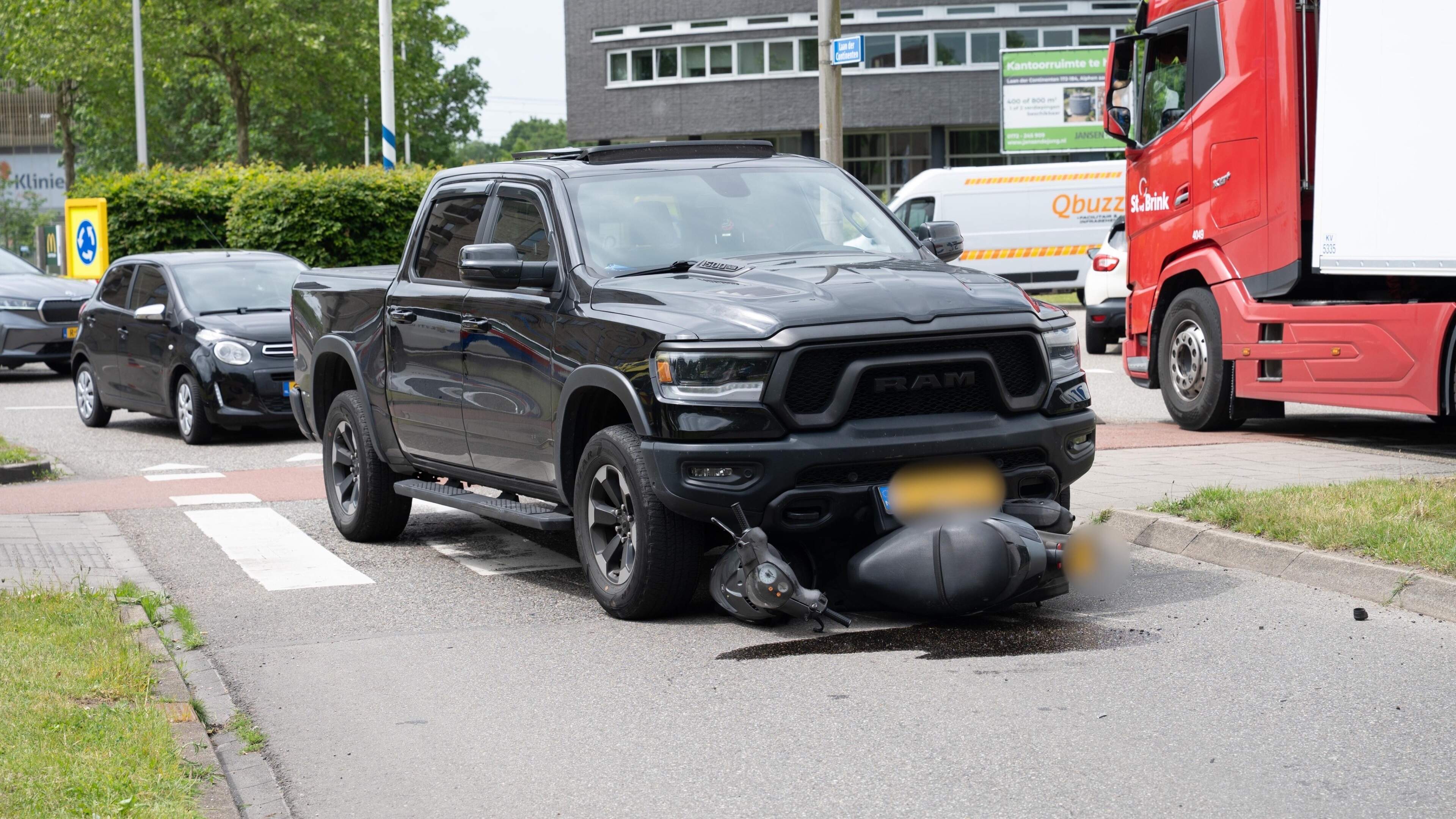 Motorrijder overleden door aanrijding met auto op A6 bij Lelystad.