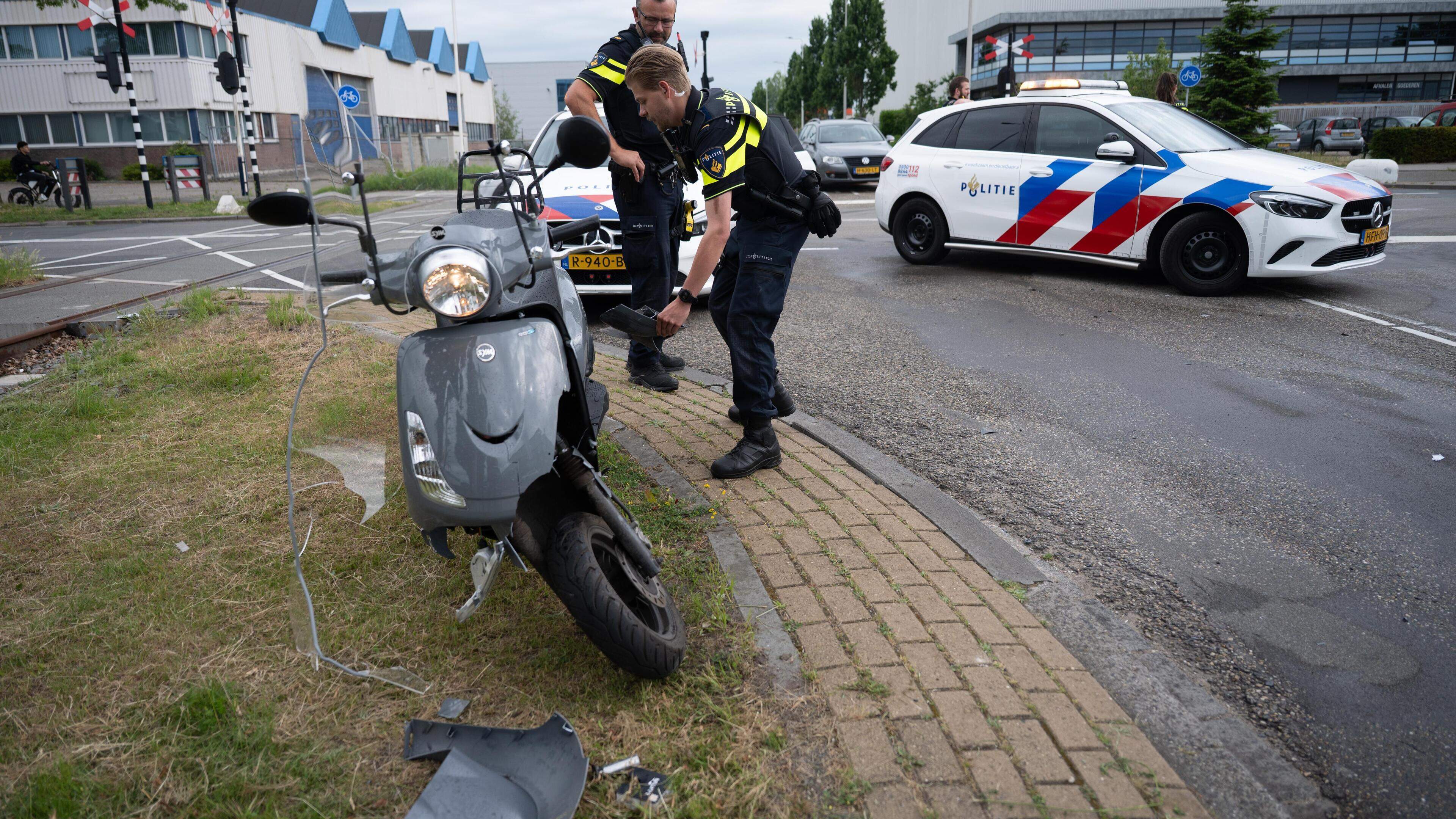 Man overleden na eenzijdige aanrijding in Uithoorn.