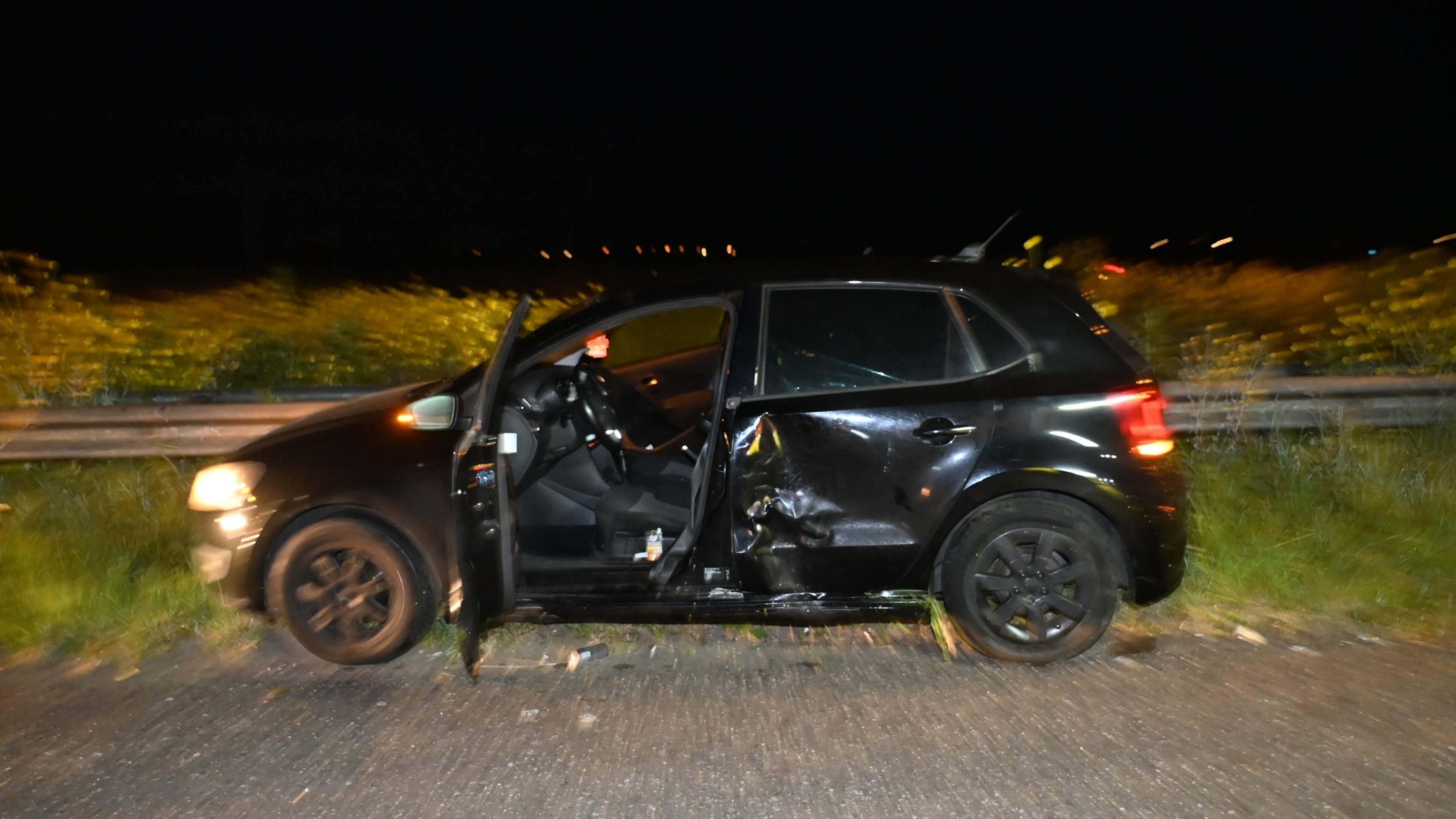 Doorrijder na aanrijding tussen twee auto’s op A4 in Roelofarendsveen.