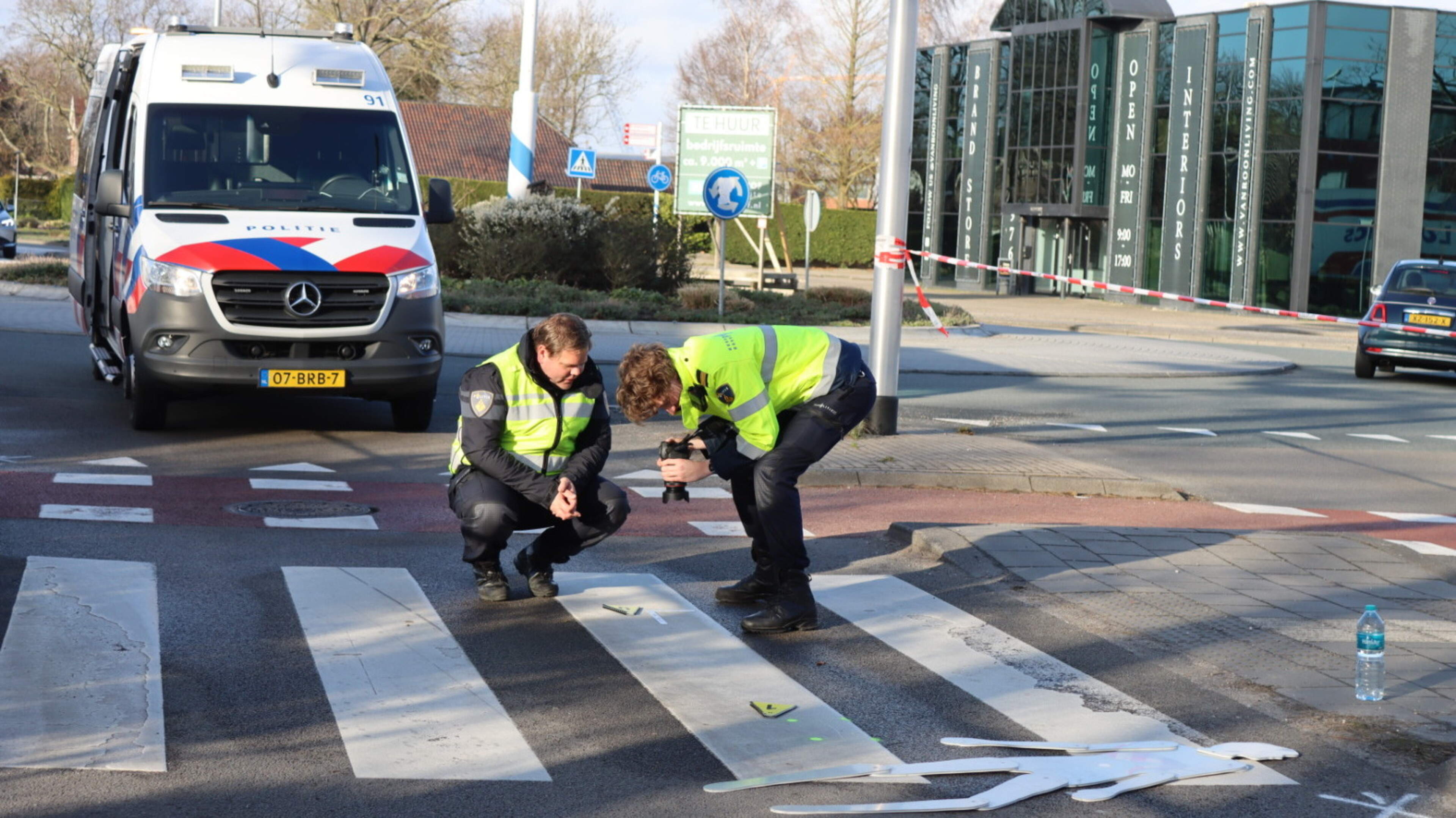 Girl on bicycle run over by car at Hillegom roundabout