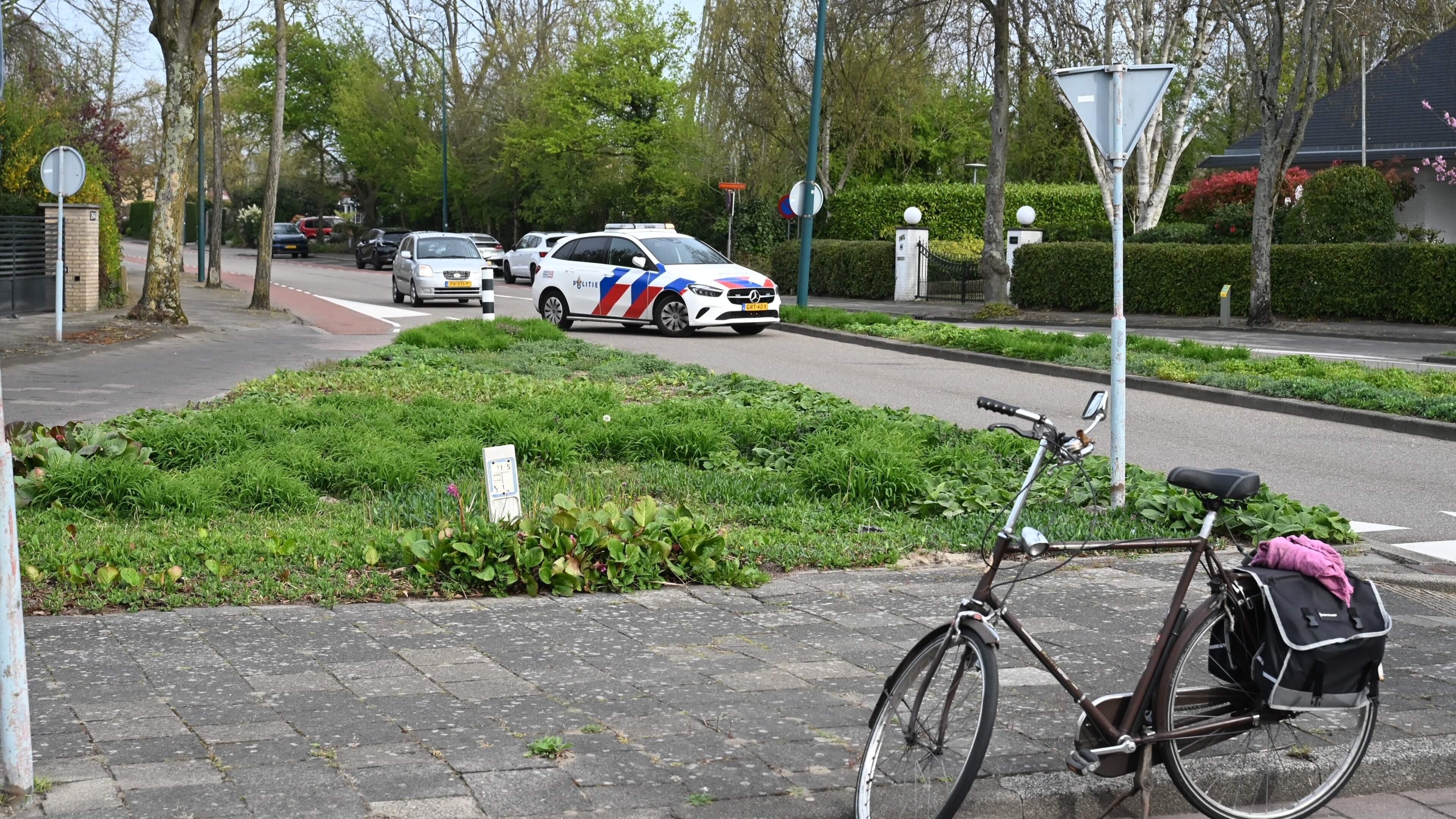 Bromfietser naar ziekenhuis na aanrijding op Stroomweg Vlissingen. Bromfietser naar ziekenhuis na aanrijding op Stroomweg Vlissingen.