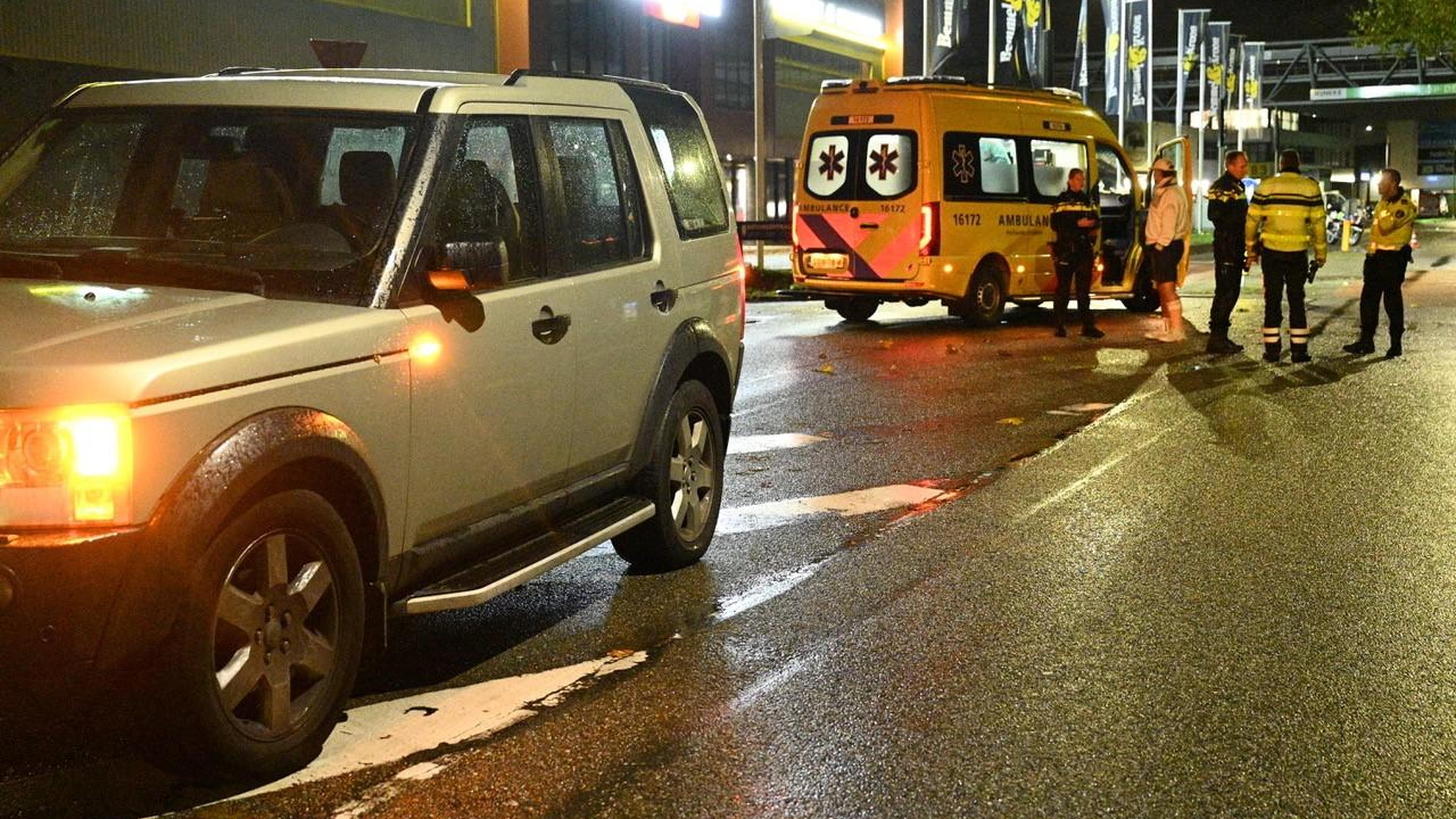 Fietser gewond bij aanrijding met auto in Zoeterwoude-Rijndijk