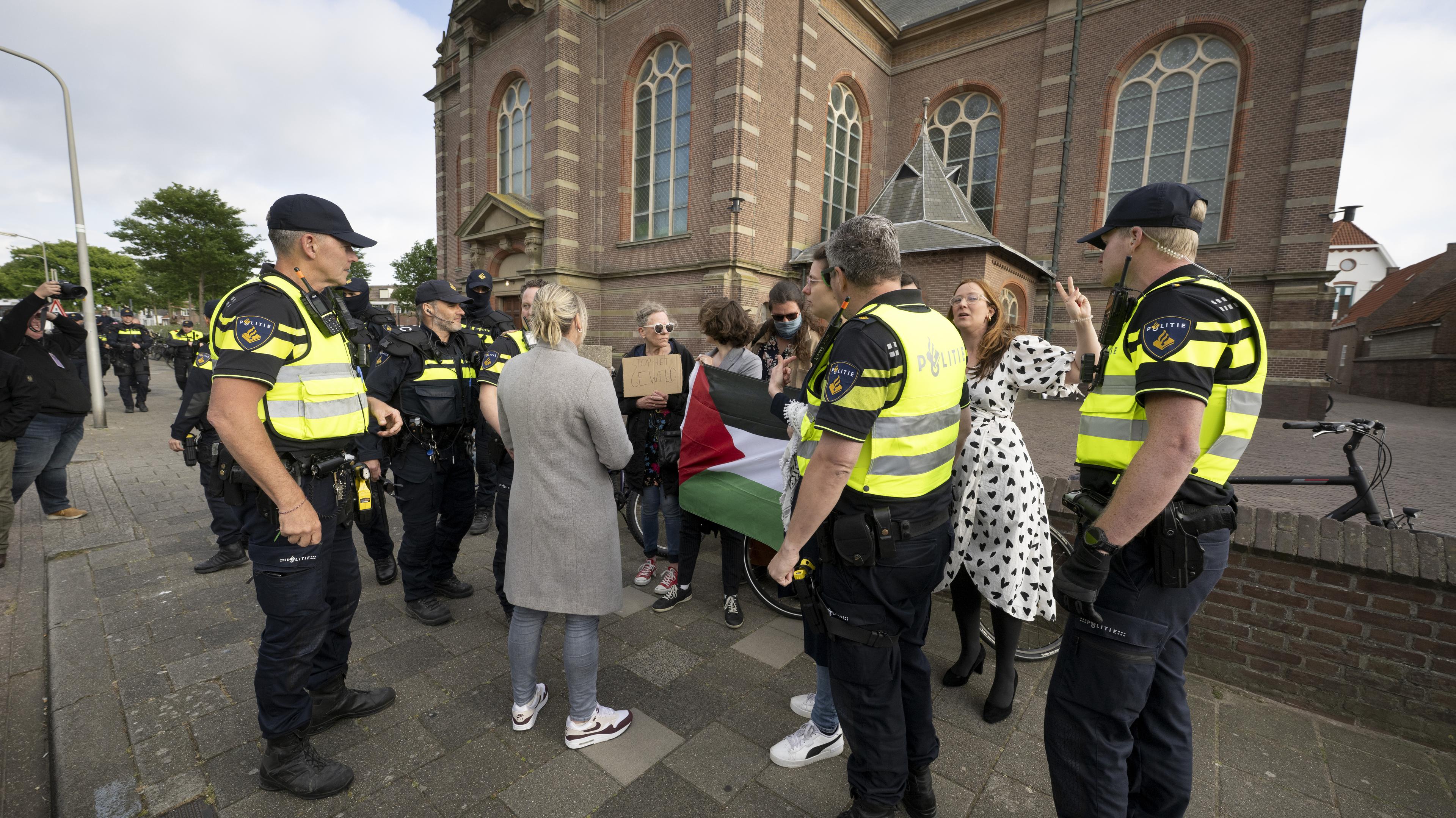 Extinction Rebellion gaat wéér demonstreren in Katwijk - dit keer bij gemeentehuis. ’We zijn bang, m