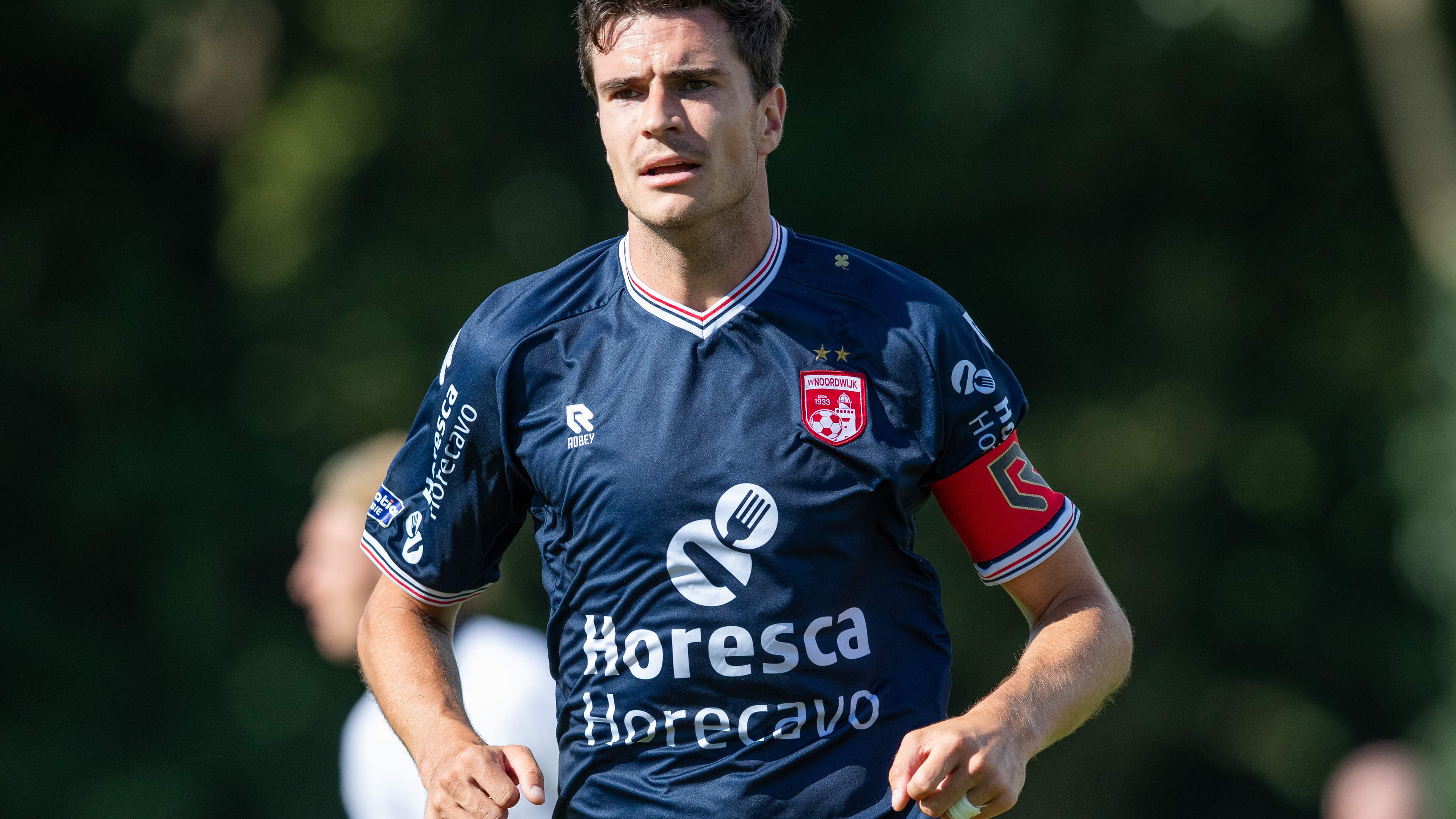 Emiel Wendt stelt zijn voetbalpensioen nog even uit: afzwaaiende aanvoerder loodst Noordwijk in Frie