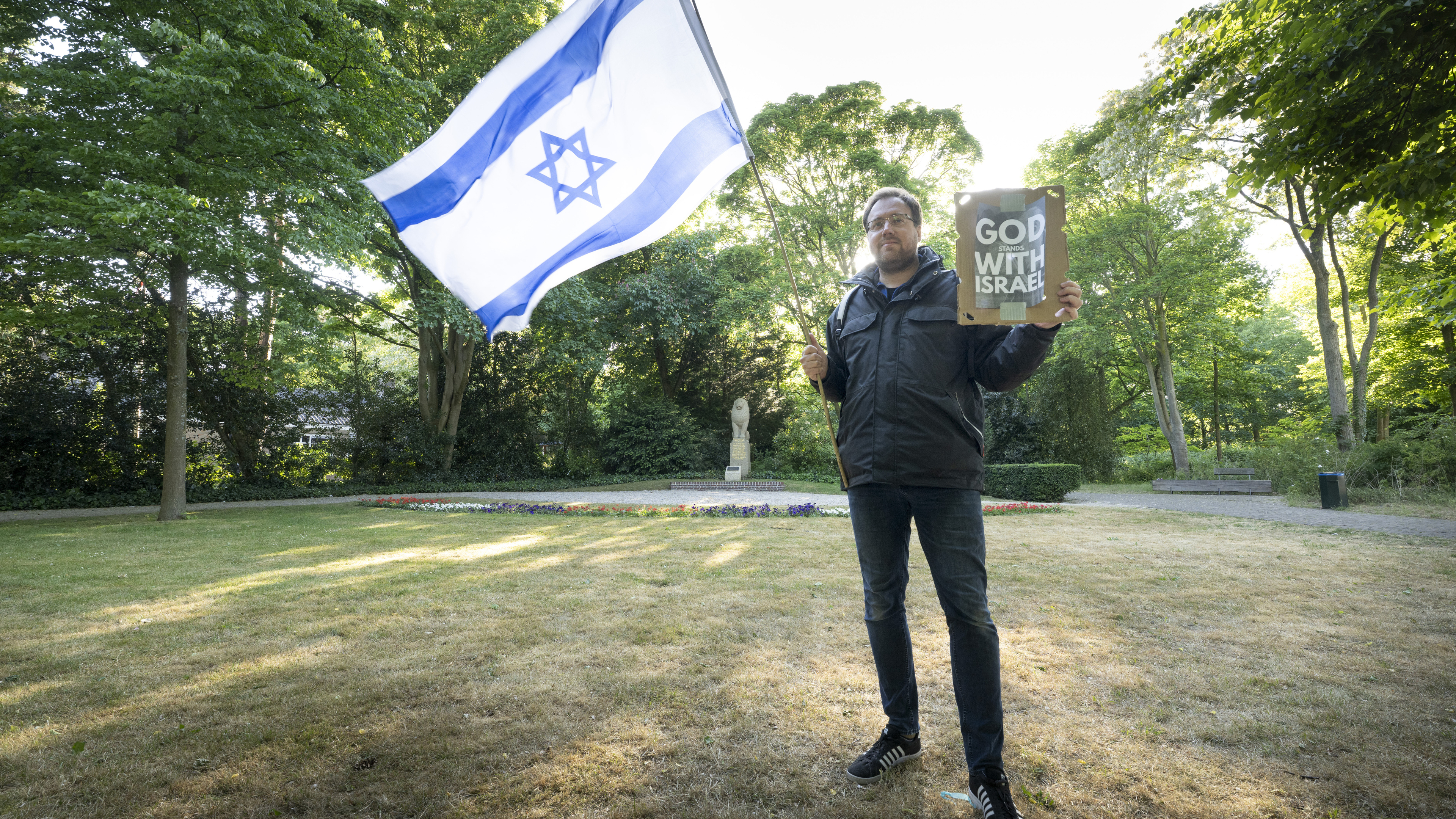 Ruzie in straat Warmond over Israëlische vlag, bedreiger krijgt werkstraf