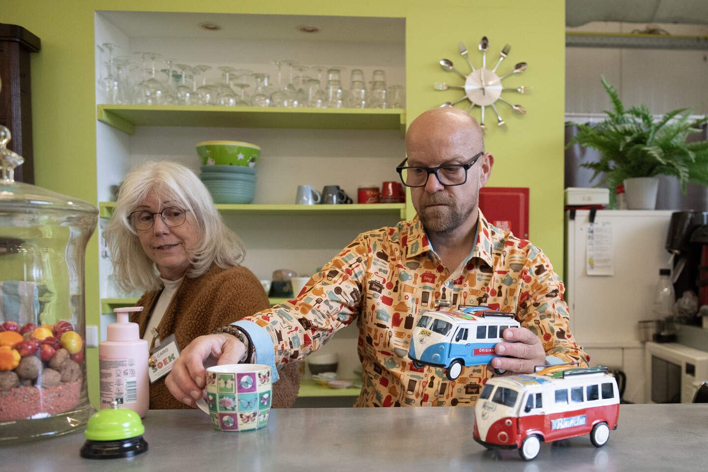 SOEK draait op vrijwilligers en heeft een belangrijke sociale functie in Oegstgeest.