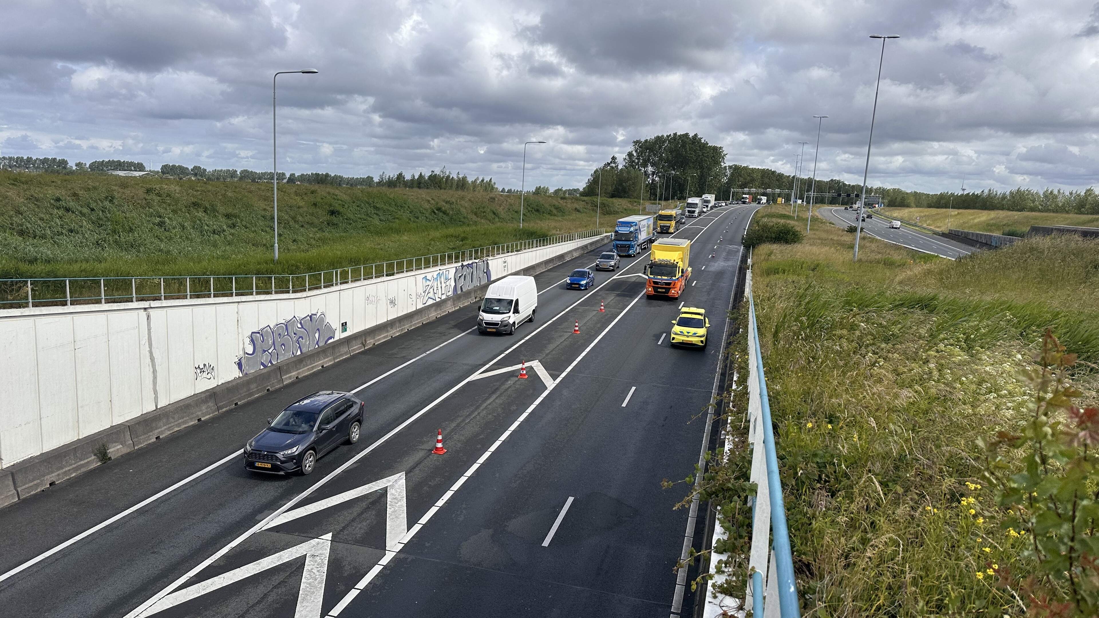 Meerdere voertuigen betrokken bij ongeluk op A4 bij Nieuwe Wetering
