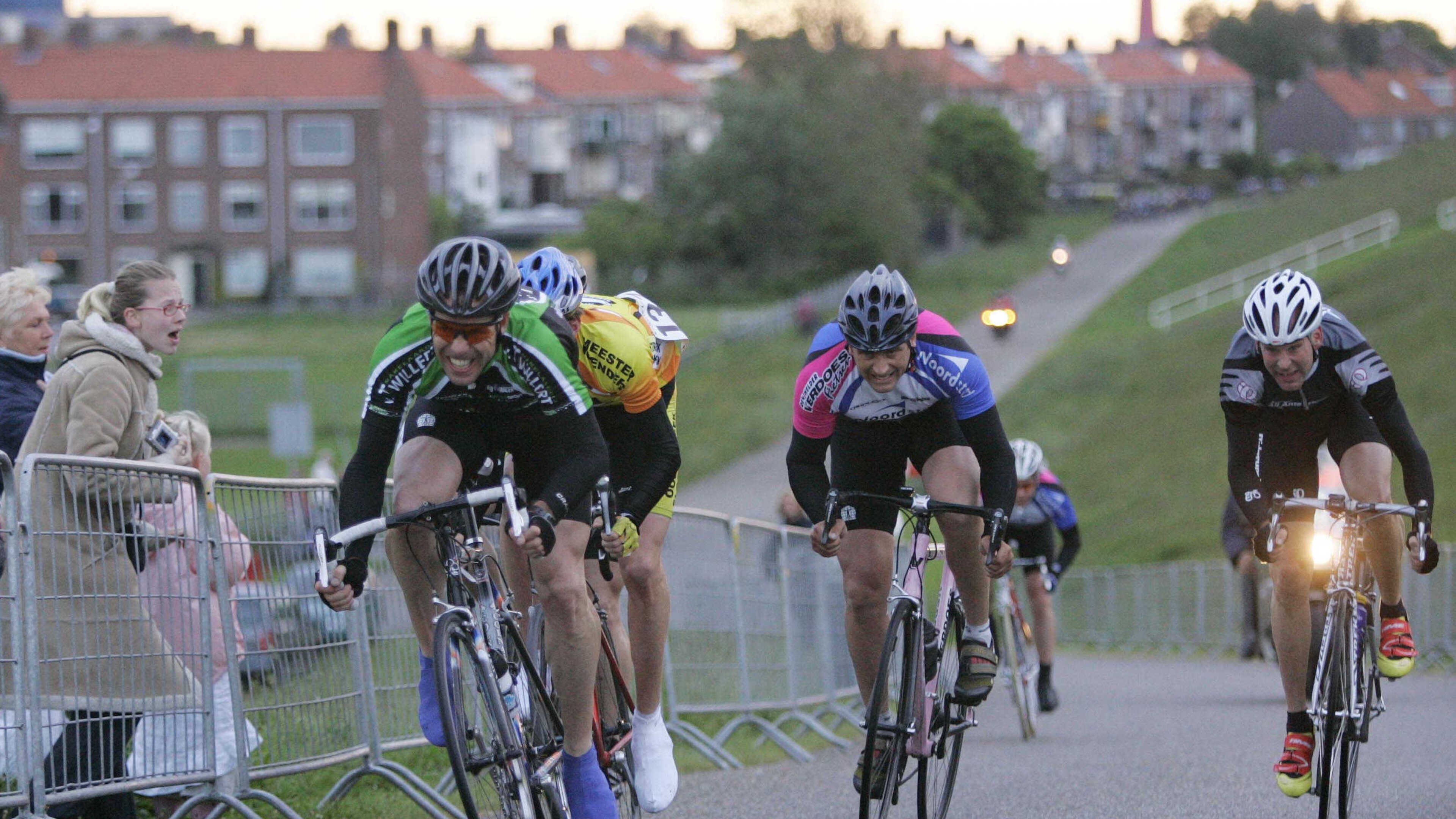 Professor slams 'harmful' NOS article: 'Intensive exercise after 35 is not bad for your heart at all'