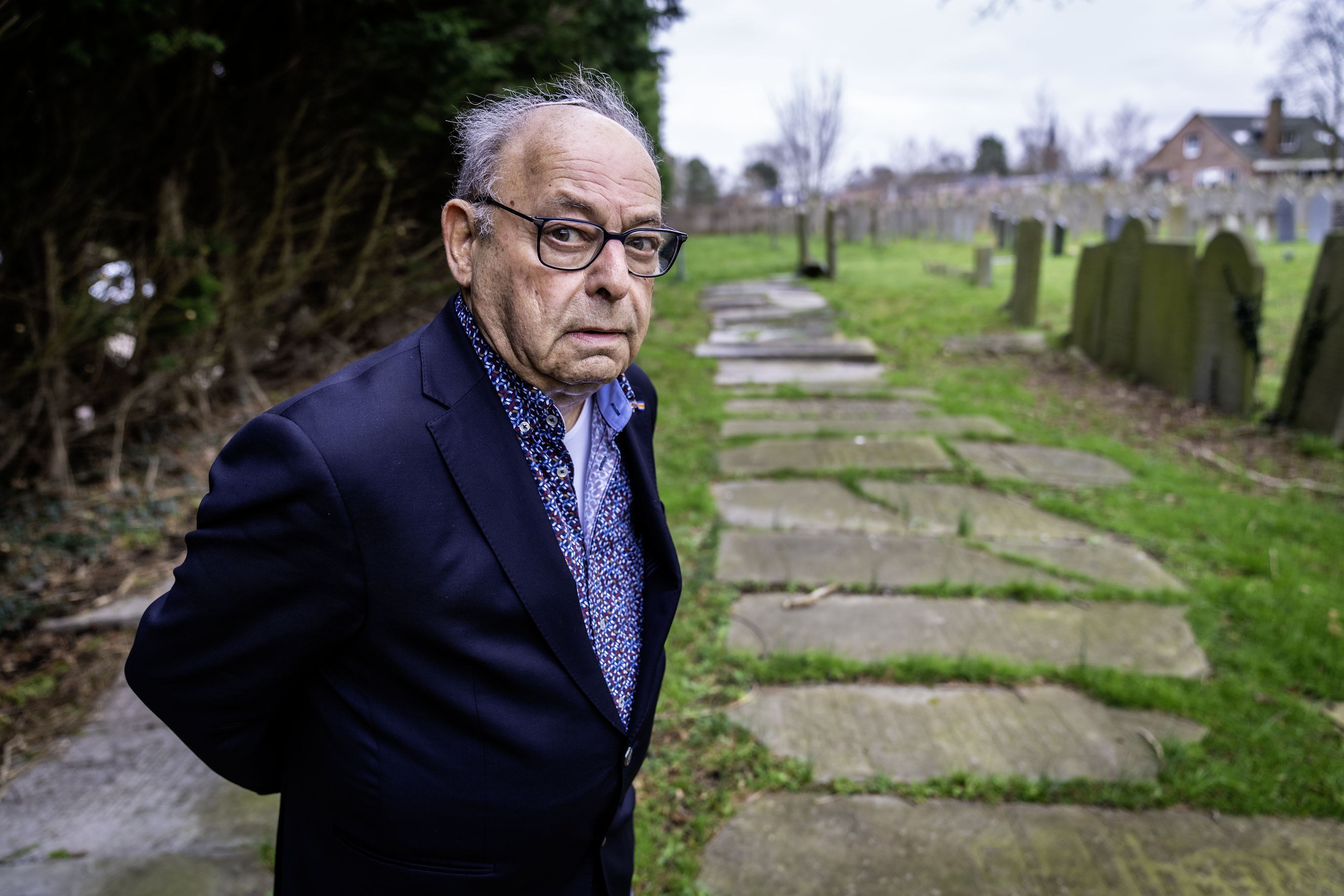 Het blijft onrustig om de ’verhuisde’ Joodse graven in Katwijk: ’Herstel is dringend nodig. Ze blijv