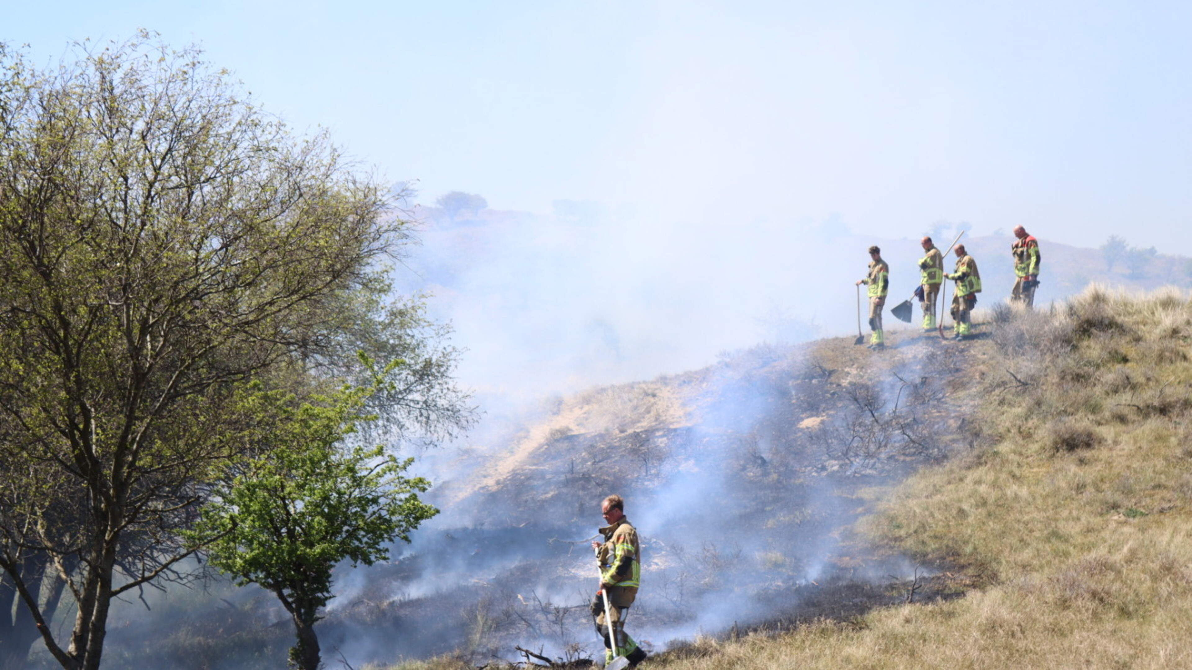 Large fire service response to dune fire between Noordwijk and De Zilk