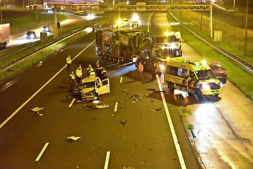 Ravage bij frontale botsing met spookrijder op A4 bij Hoogmade