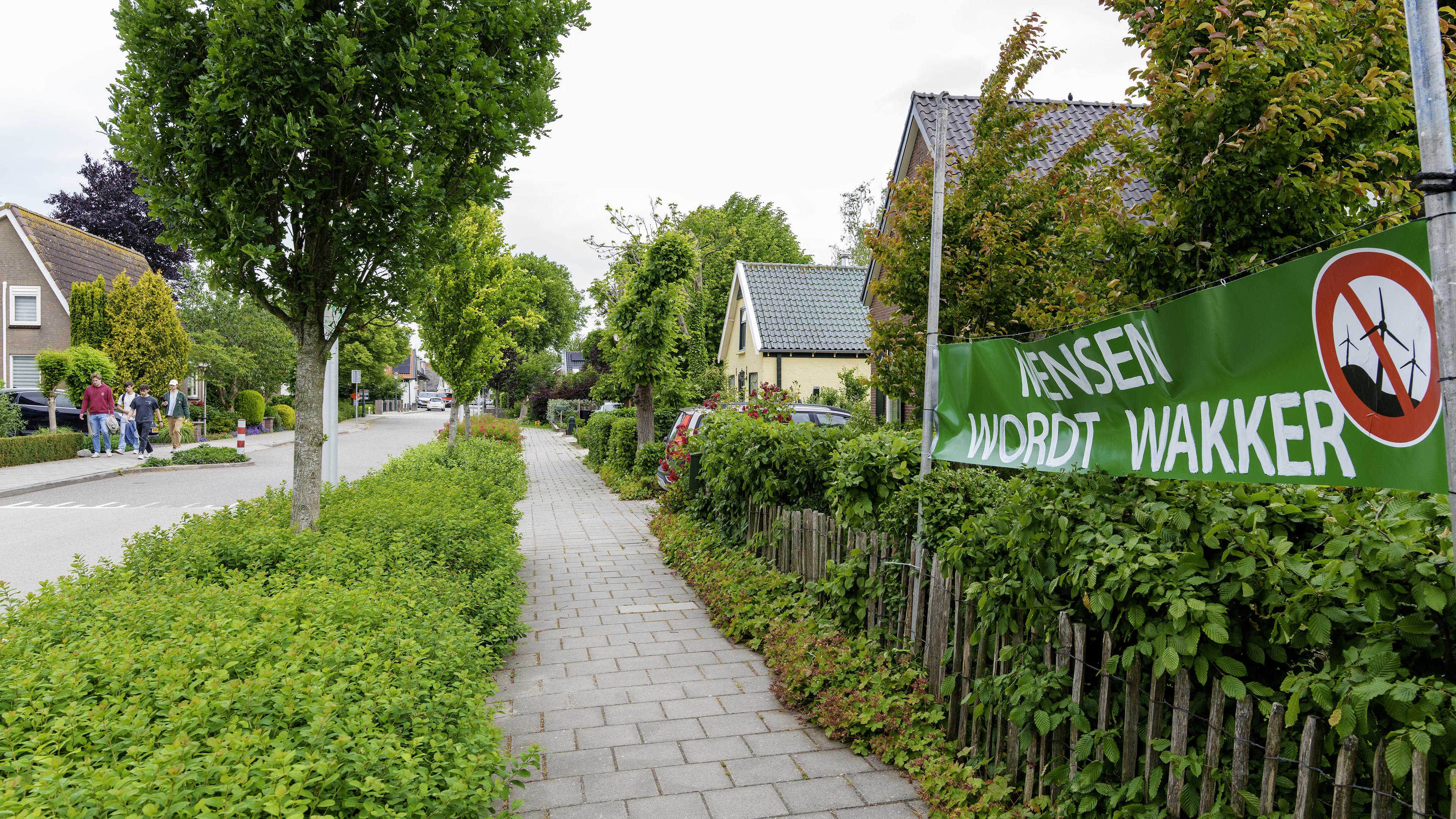 Inwoners van Rijnsaterwoude verzetten zich tegen windmolenpark. ’Dat park gaat er echt niet komen’