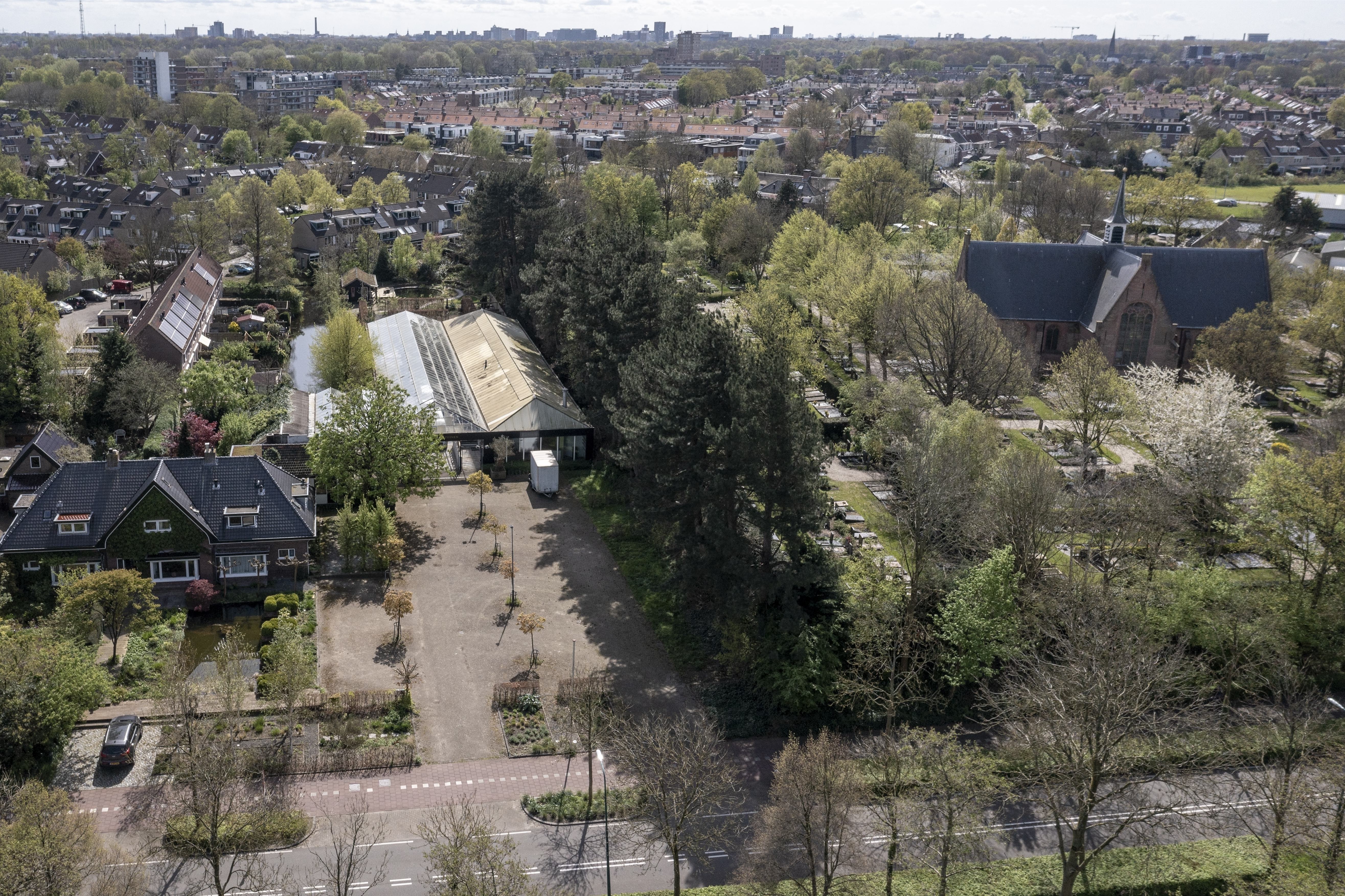 Oud-hovenier mag huis voor zichzelf en twee miljoenenwoningen bouwen op locatie oud tuincentrum