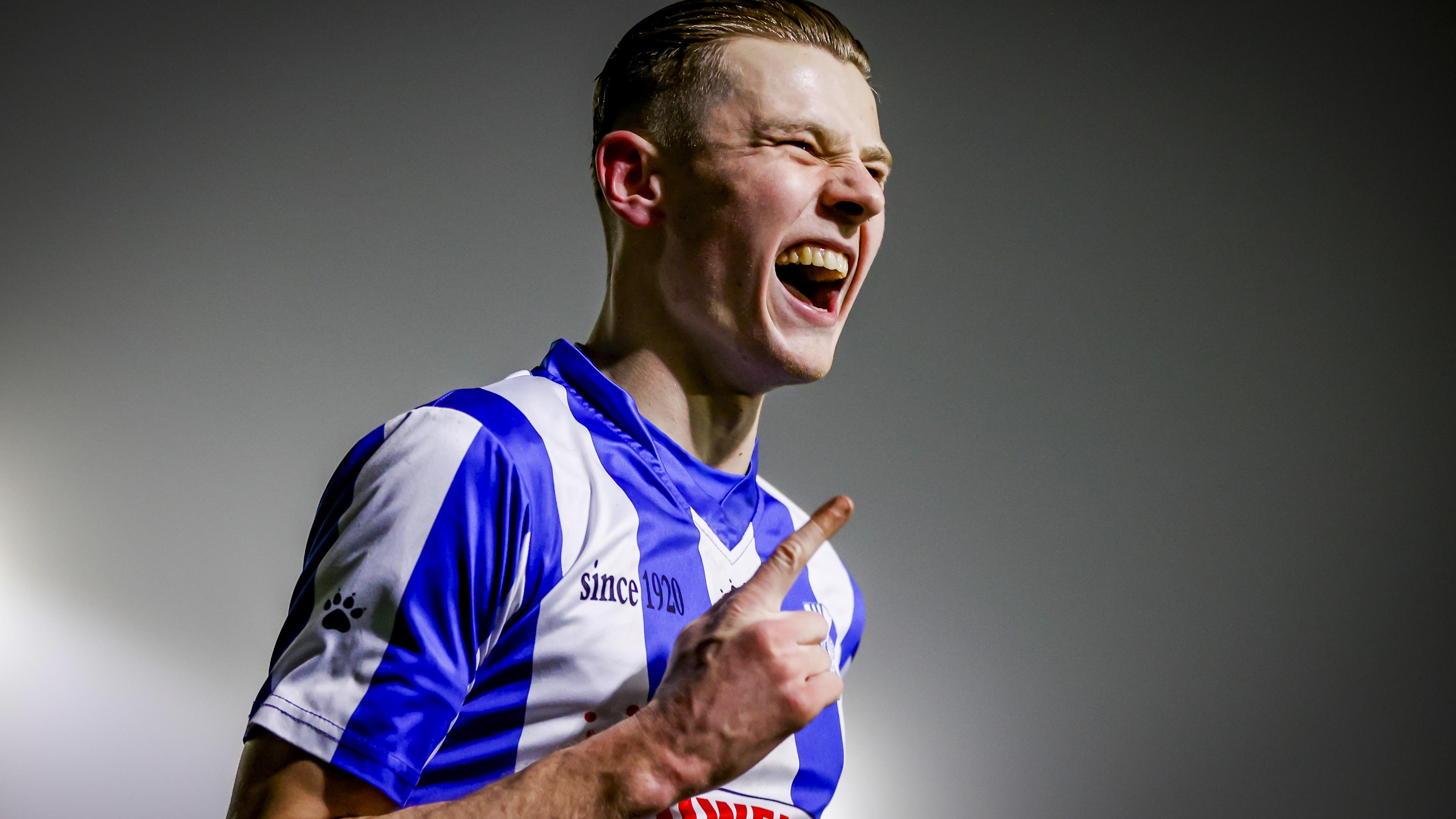 Tweede divisie als springplank naar het profvoetbal, gesteggel over contract, verloren zonen keren t