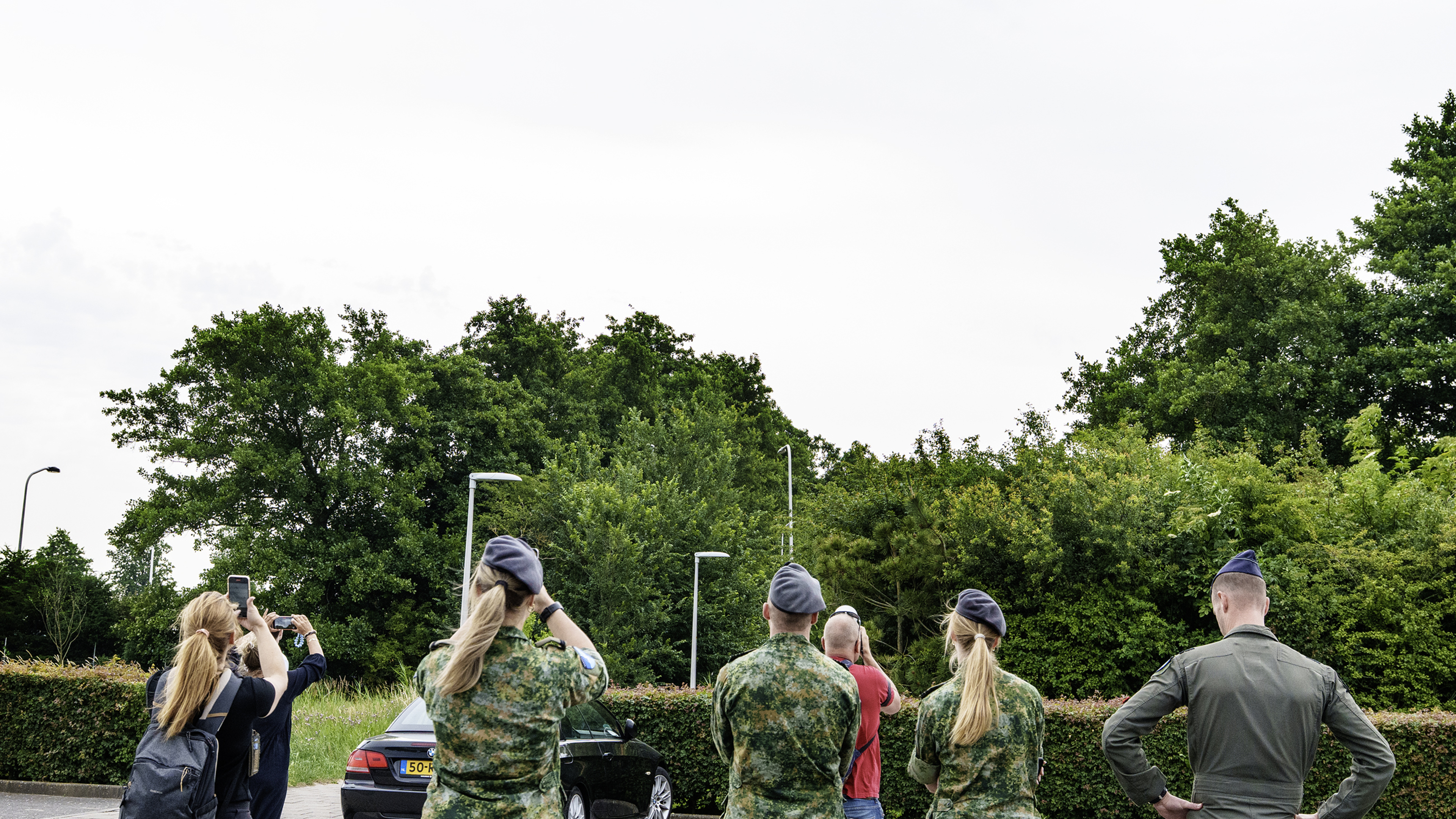 Apache gevechtshelikopters beveiligen NAVO-top vanaf Vliegkamp Valkenburg, maar zijn eerder luisterv
