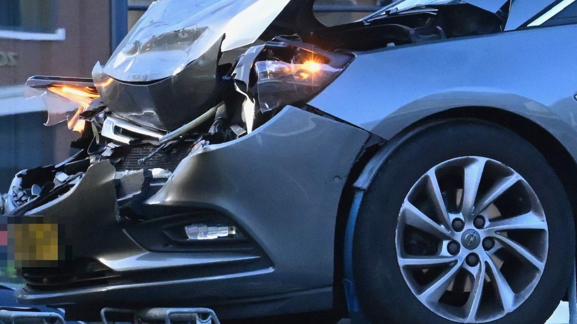 Kop-staartbotsing tussen twee auto's op N44 bij Wassenaar | Leidsch Dagblad