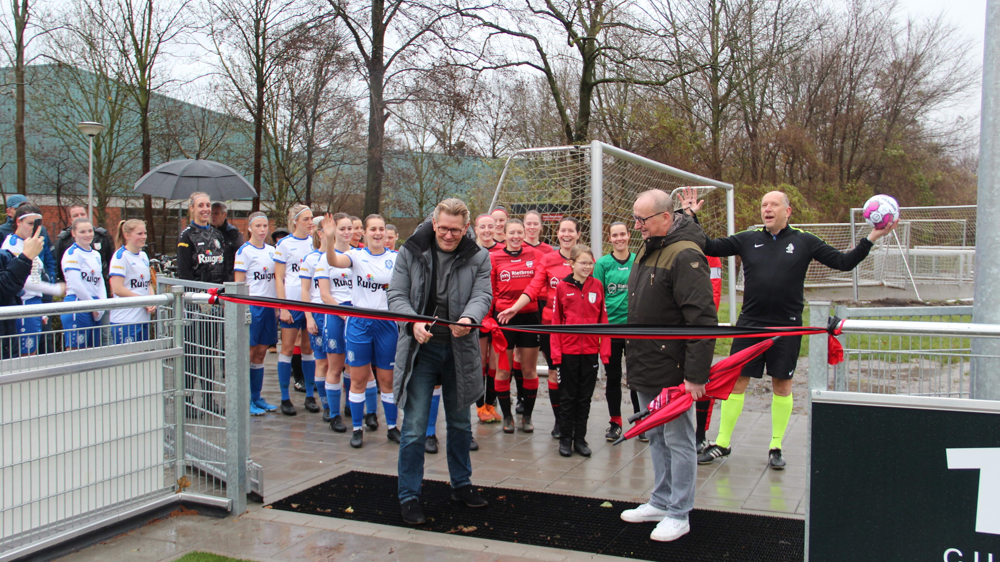 Eerste resultaat megaproject Sportpad Roelofarendsveen: nieuw kunstgrasveld voor EMM ‘21