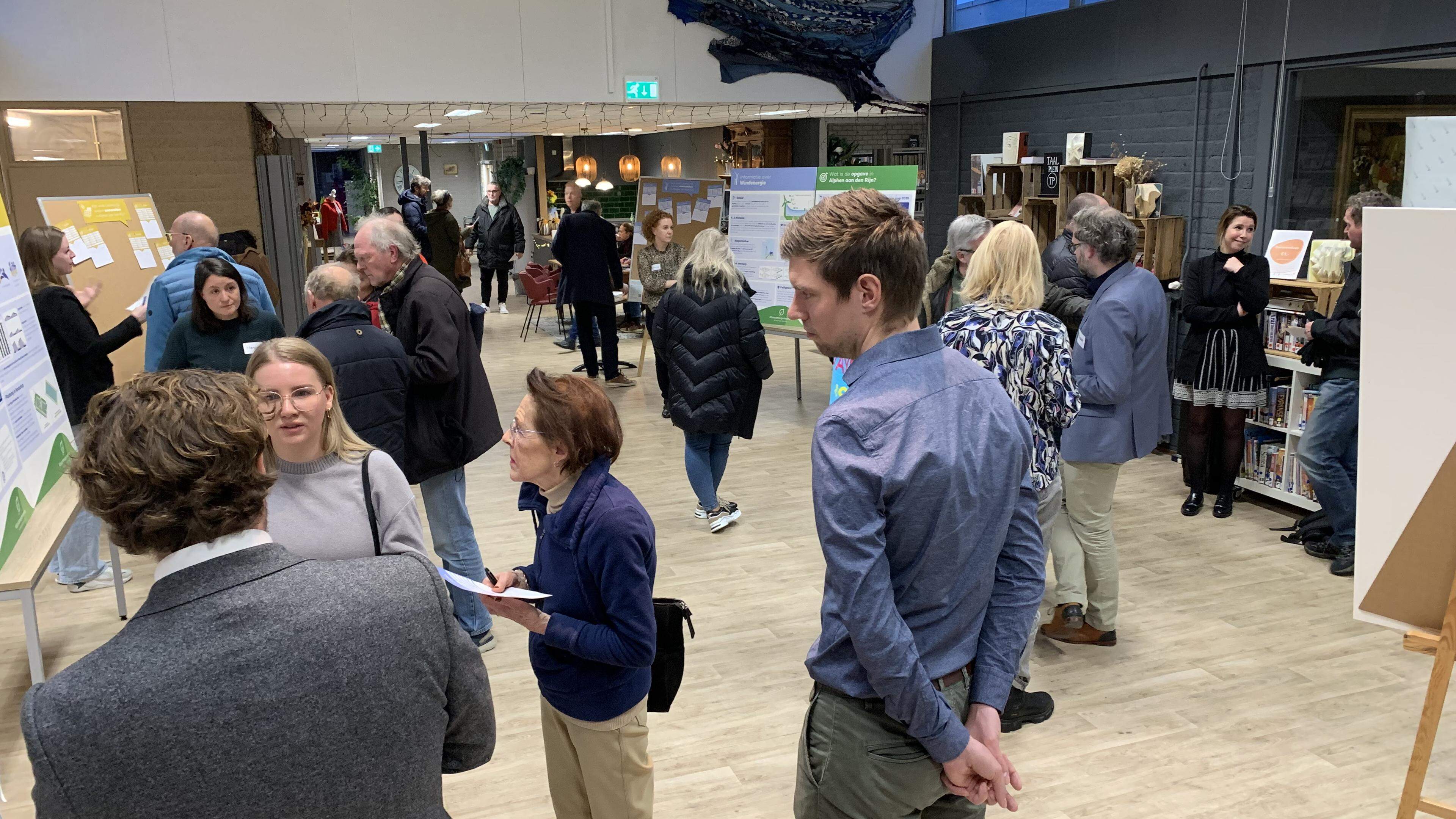 Inwoners Hazerswoude willen géén megaturbines bij woonwijken. ’Zet ze verder van de huizen af’